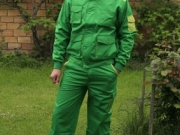 Conjunto cazadora y pantalon multibolsillos verde con verde grass.jpg